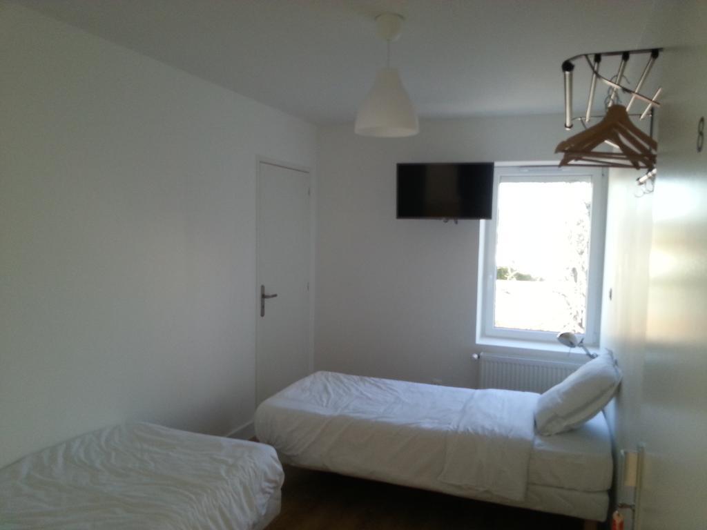 Bull'It Hotel Saint-Genis-Laval Rom bilde