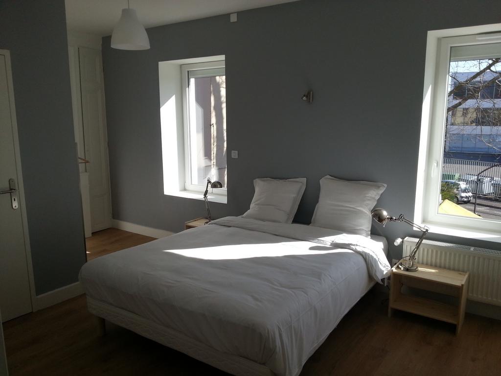 Bull'It Hotel Saint-Genis-Laval Rom bilde