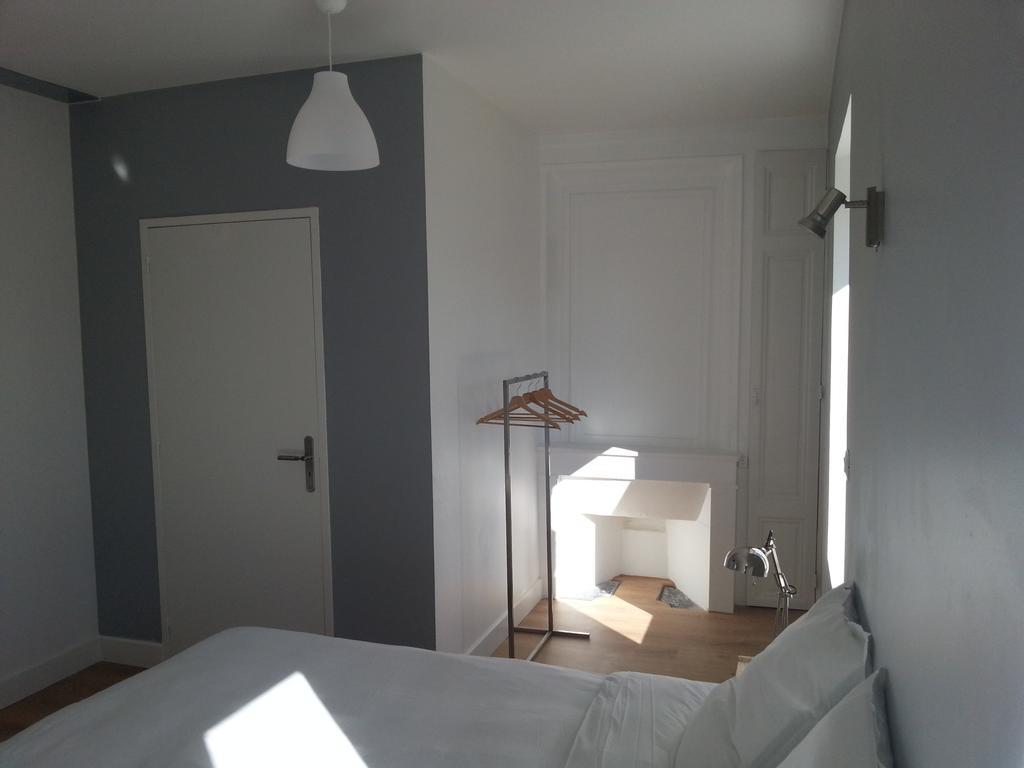 Bull'It Hotel Saint-Genis-Laval Rom bilde